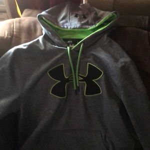 UNDER AMOUR HOODIE